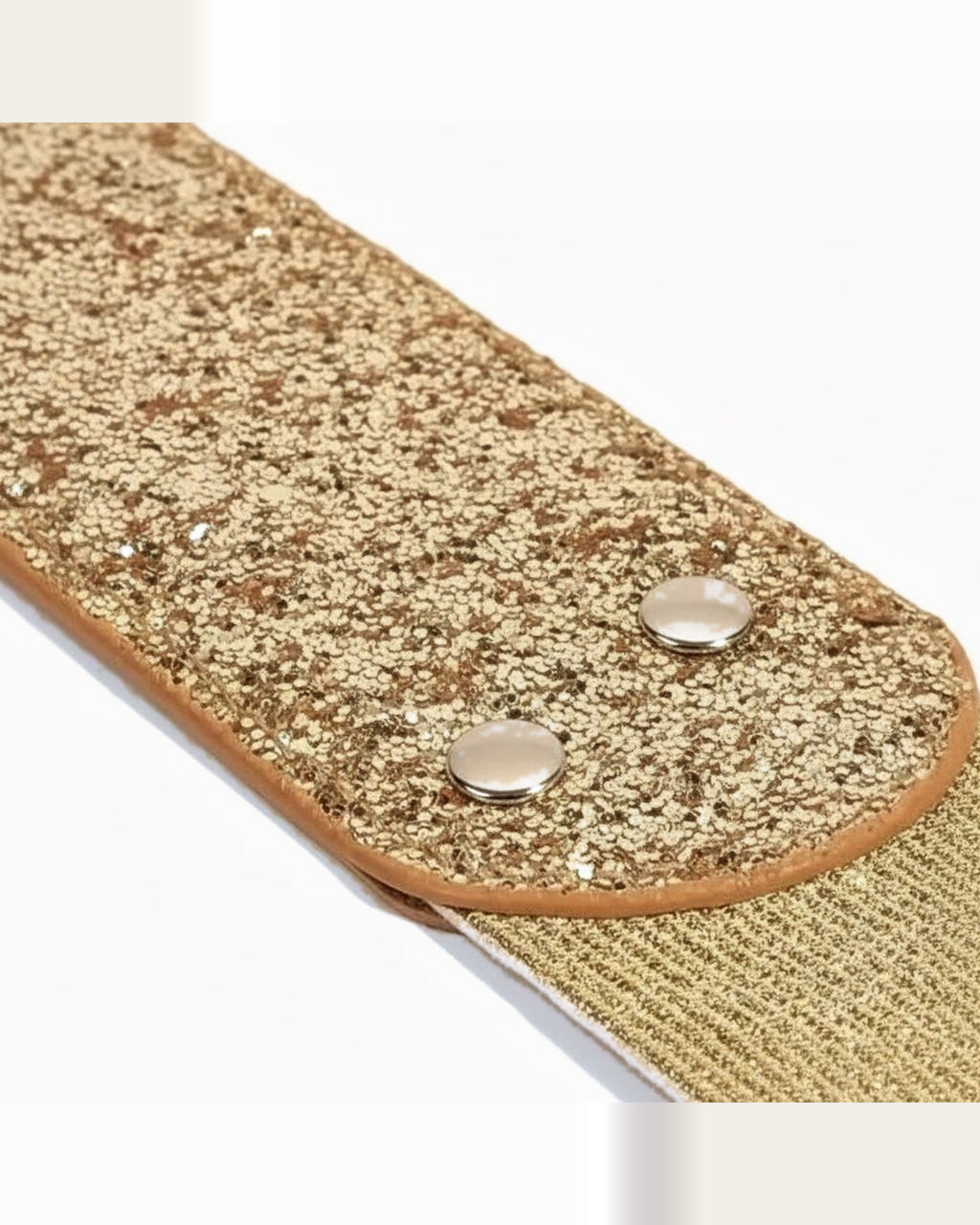 the snap: close view of the glitter crust and the overlapping tab